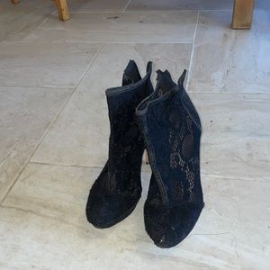 Size 8 black lace 4in heel ankle boot